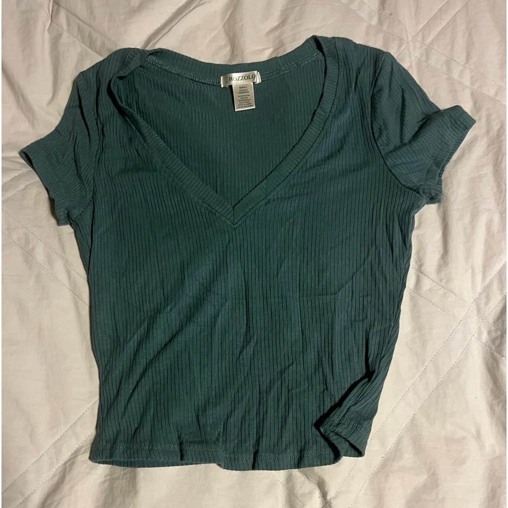Green ribbed v-neck fitted tank top size: small brand: bozzolo